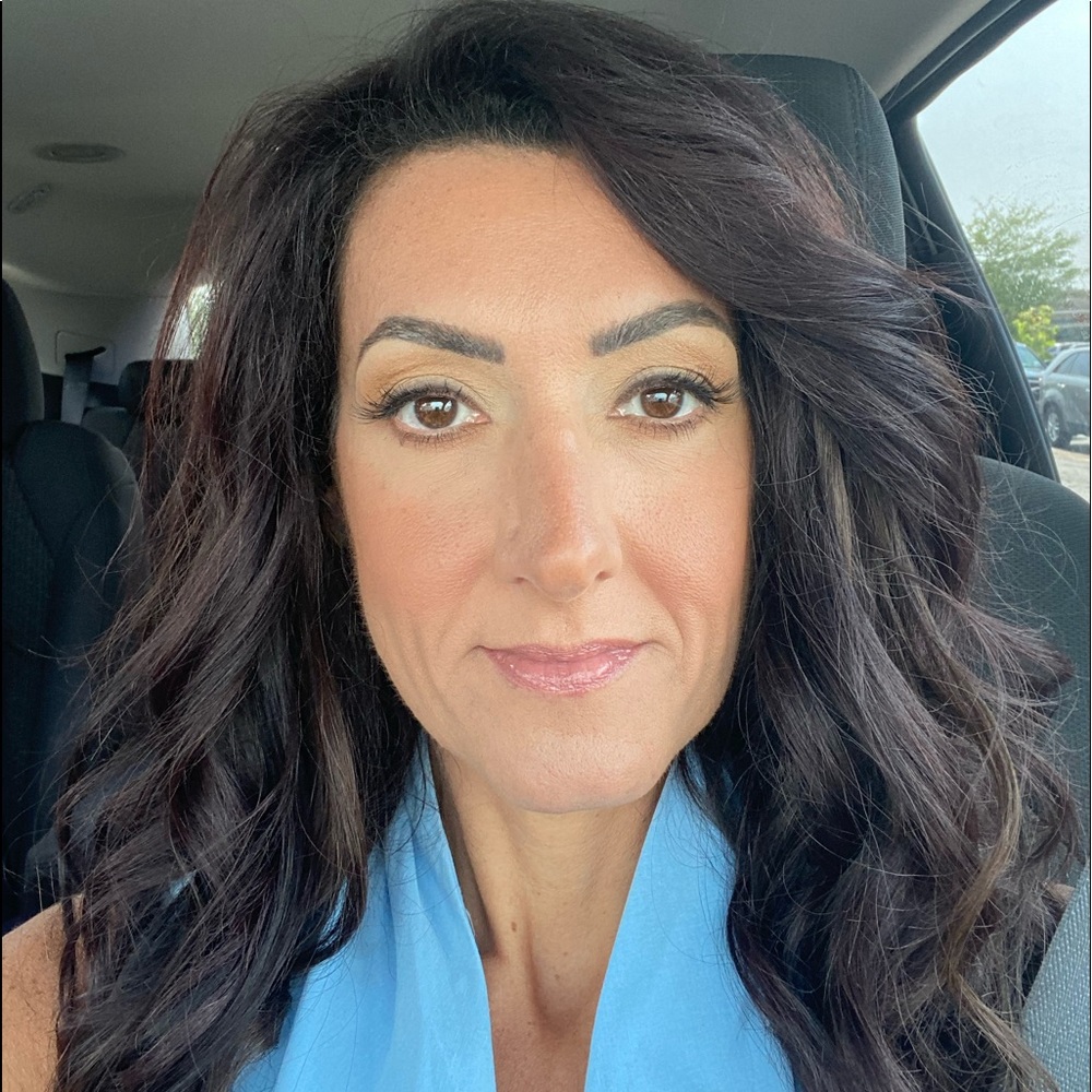 Meet your Posher, Jennifer